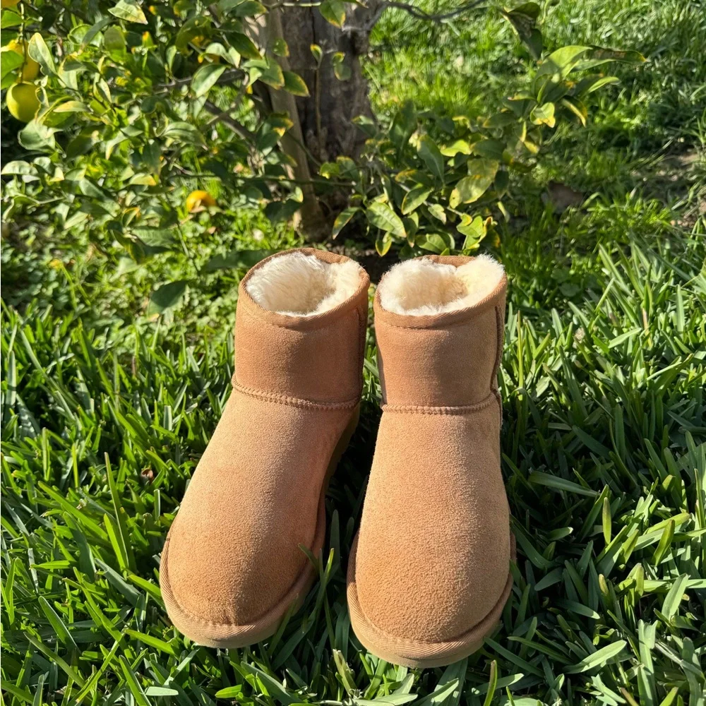 UGG mini Classic II chestnut winter boots size 5 women